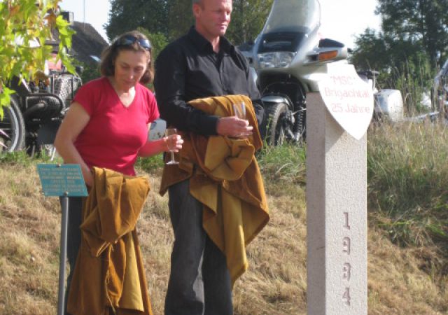 2009 09 Gedenkstein 25 Jahre